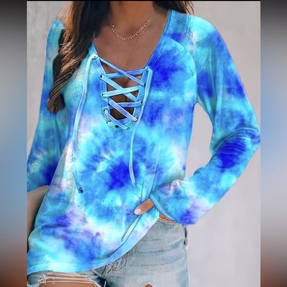 🔴 CLEARANCE 🔖 NWT 🌊 BLUE/WHITE TIE-DYE V-NECK LACE-UP SUMMER TOP Women’s XXL - Picture 3 of 11
